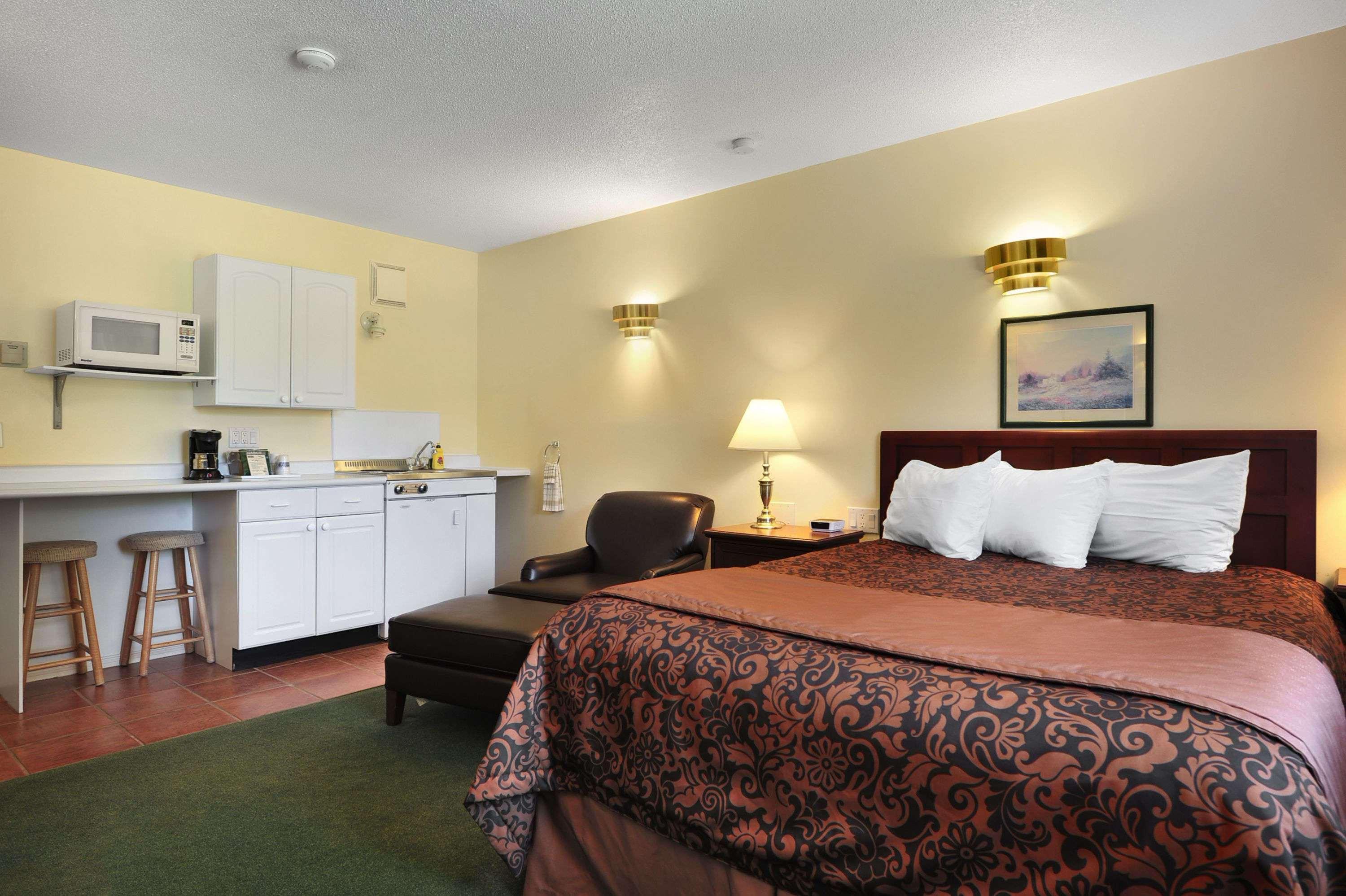 Travelodge By Wyndham Simcoe Εξωτερικό φωτογραφία