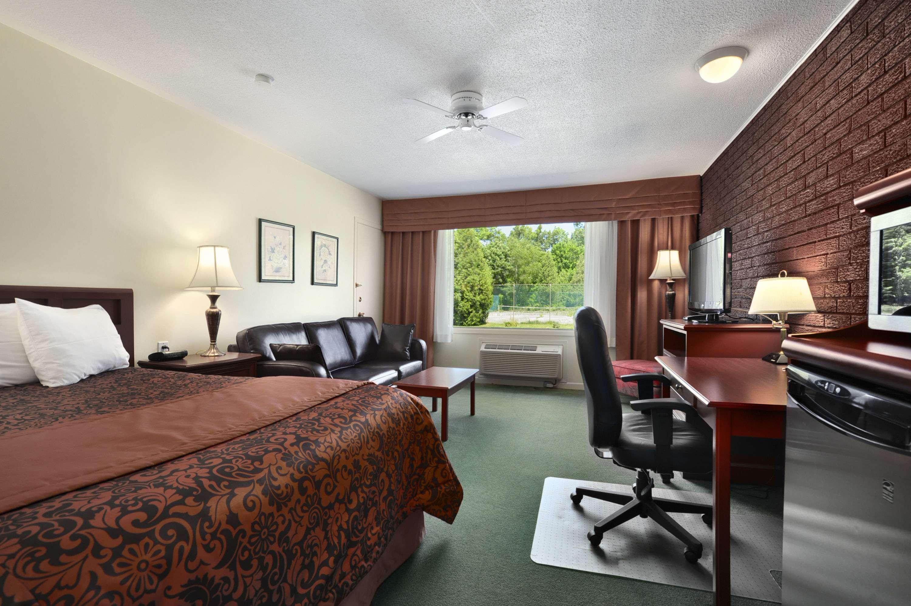 Travelodge By Wyndham Simcoe Εξωτερικό φωτογραφία