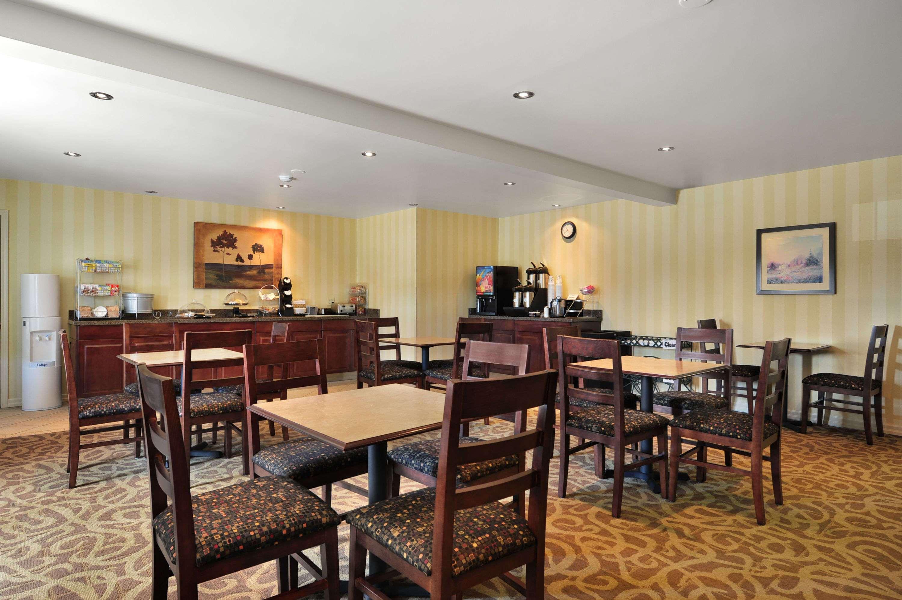 Travelodge By Wyndham Simcoe Εξωτερικό φωτογραφία