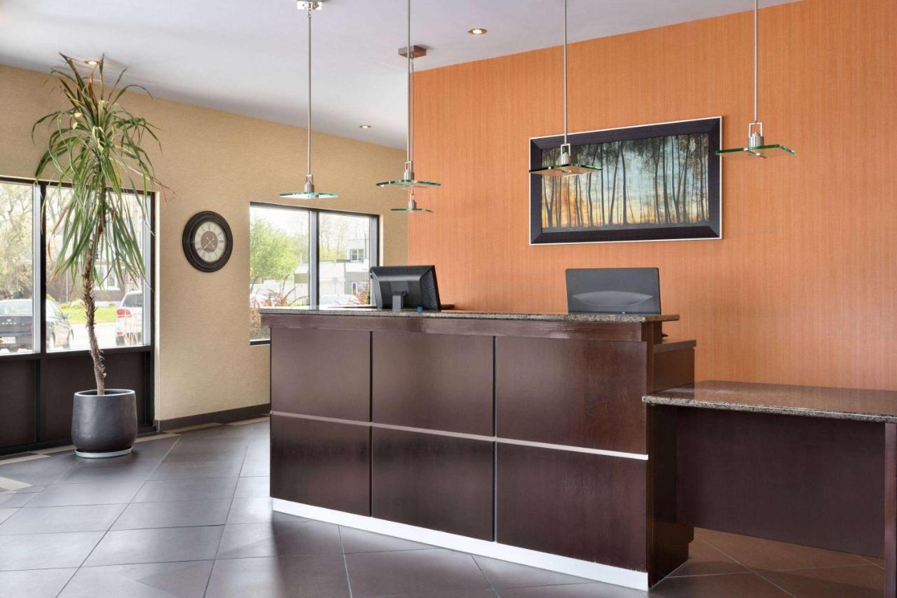 Travelodge By Wyndham Simcoe Εξωτερικό φωτογραφία