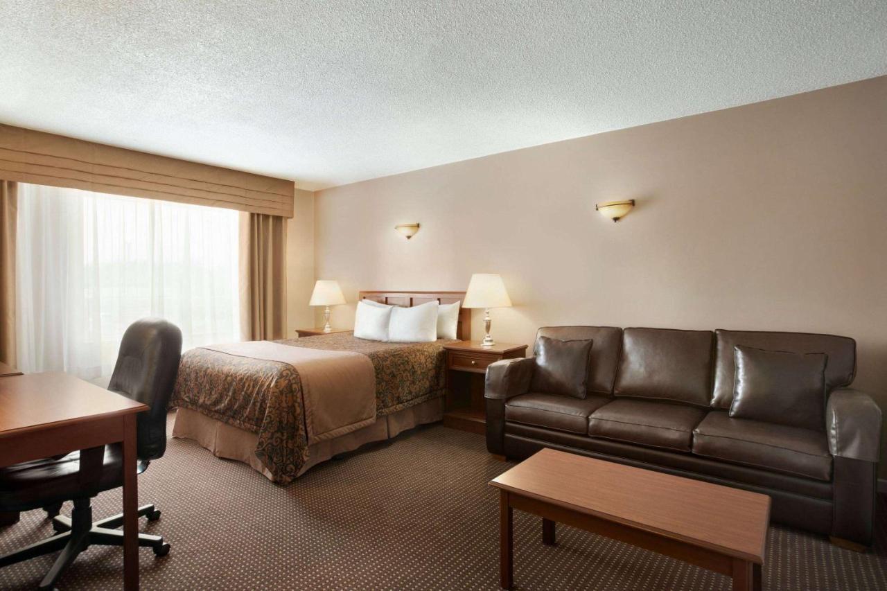 Travelodge By Wyndham Simcoe Εξωτερικό φωτογραφία