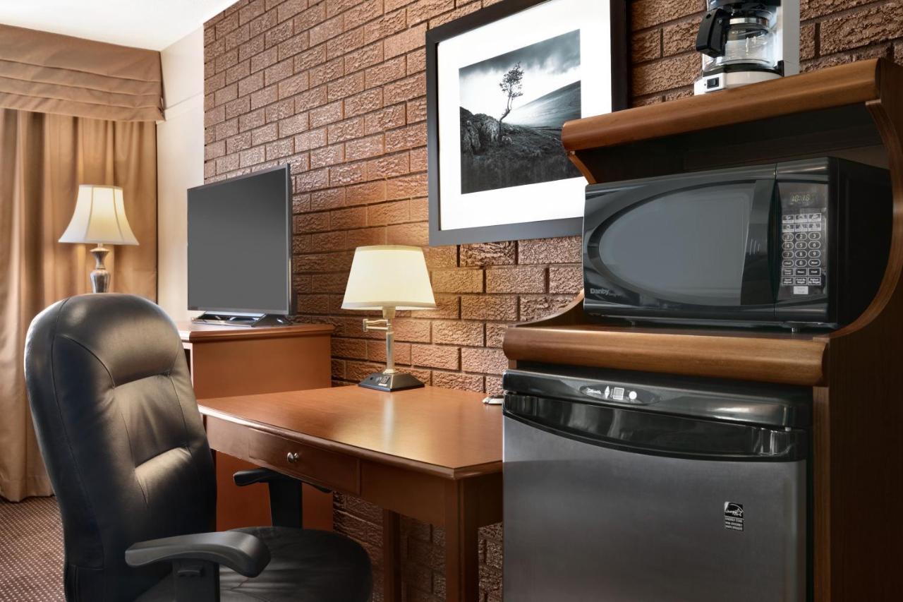 Travelodge By Wyndham Simcoe Εξωτερικό φωτογραφία